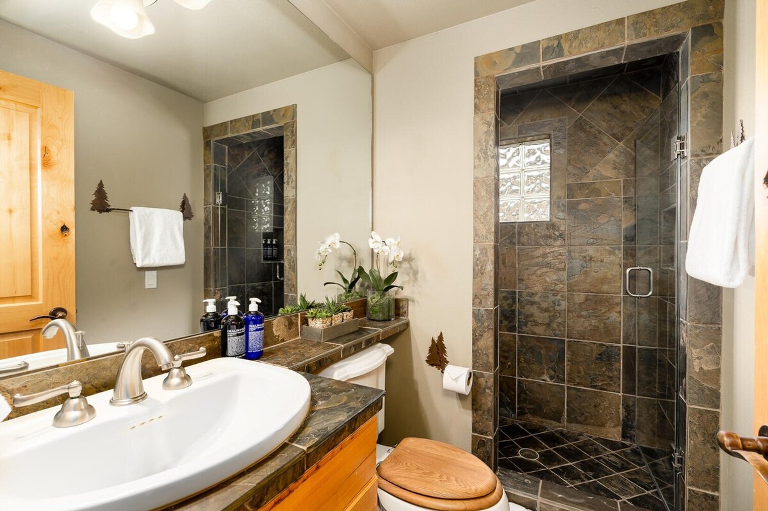 Building Photo - 3 Bandit Way