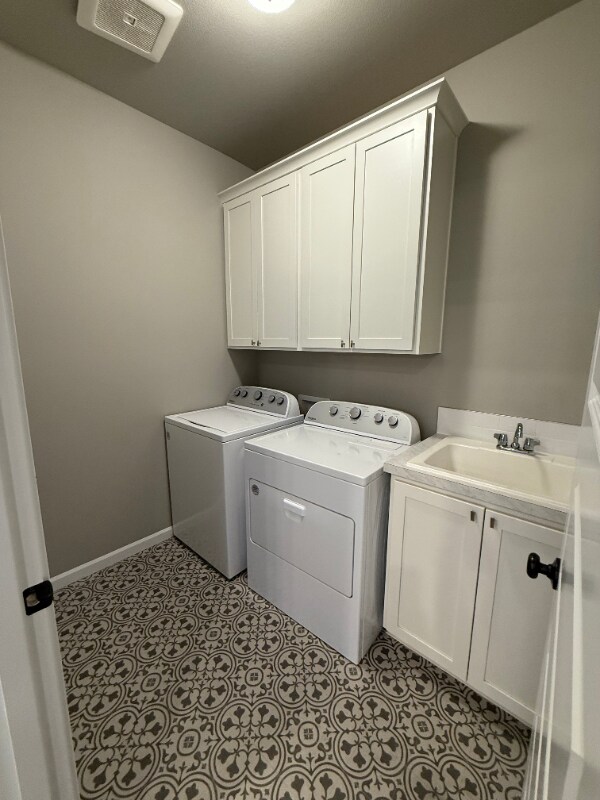 Building Photo - 9008 W Caelen Ave