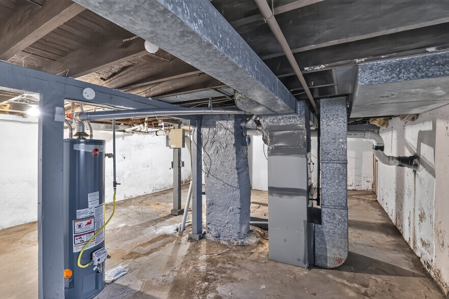 Building Photo - 4010 Ravenwood Ave