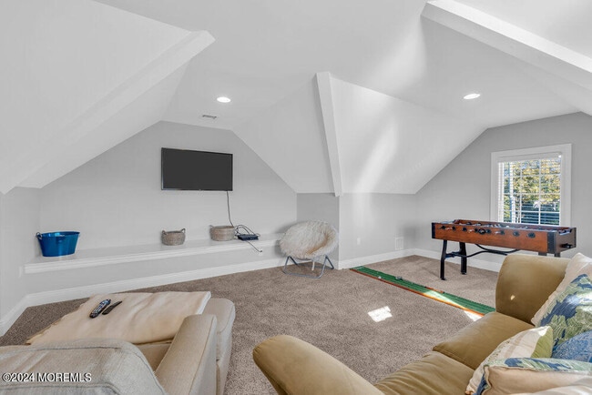 Building Photo - 300 Salem Ave