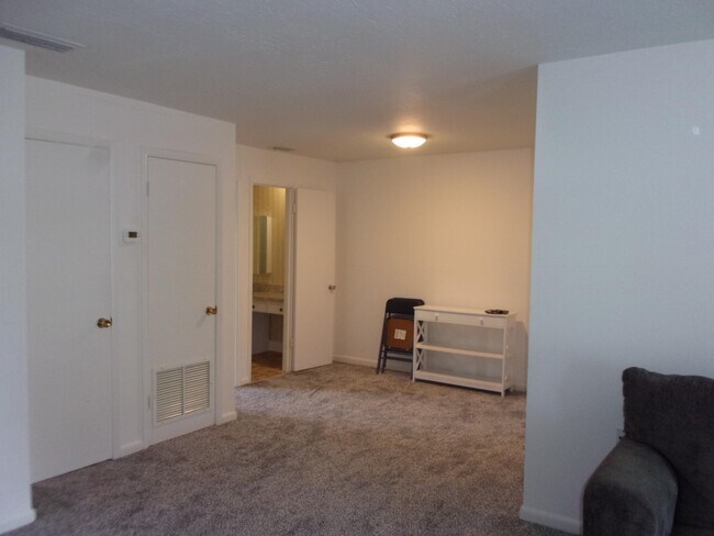 Building Photo - 405 Flagler Blvd