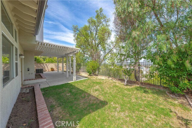 Building Photo - 2985 Amber Dr