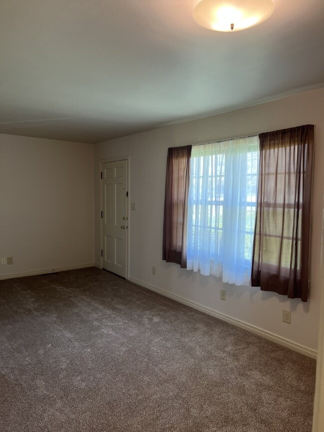 Building Photo - 246 McGavock Pk