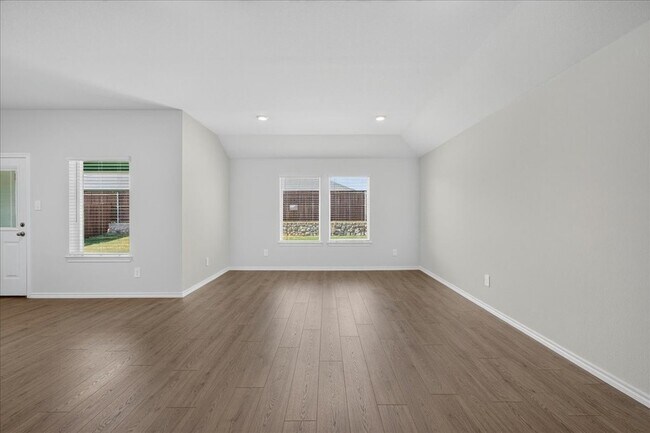 Building Photo - 717 Sweet Pea Dr