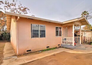 Building Photo - 116 Baker Way