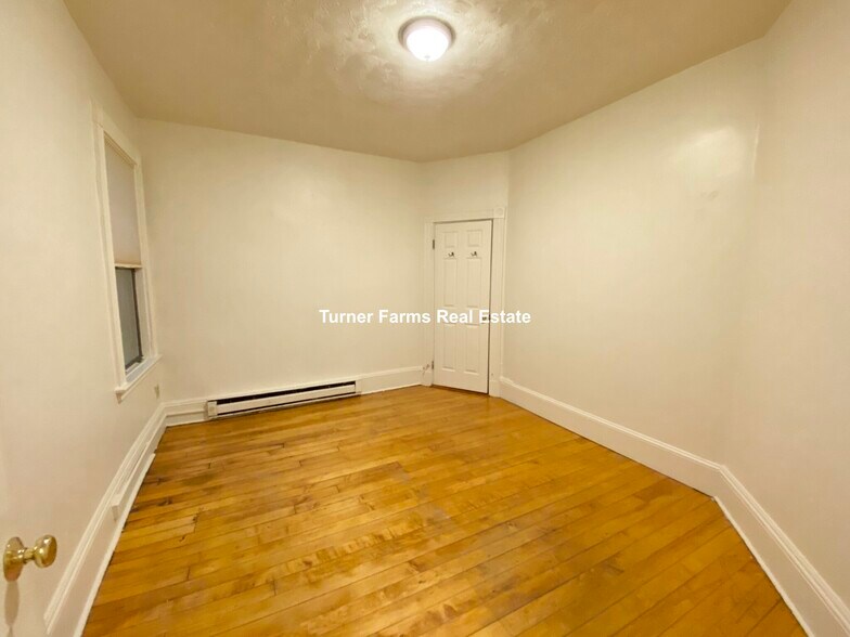 Building Photo - 614 Columbus Ave