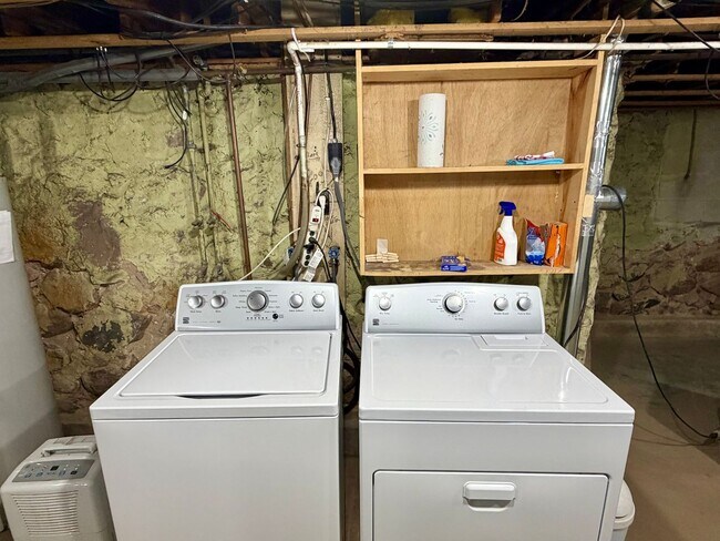 Building Photo - 407 N State St