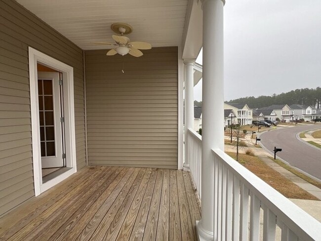 Building Photo - 579 Crossland Dr