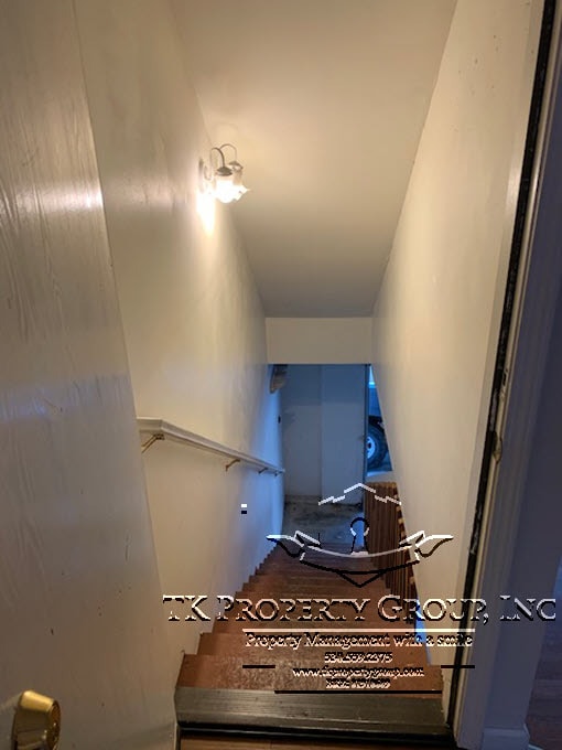 Building Photo - 1335 Oak Ridge Dr