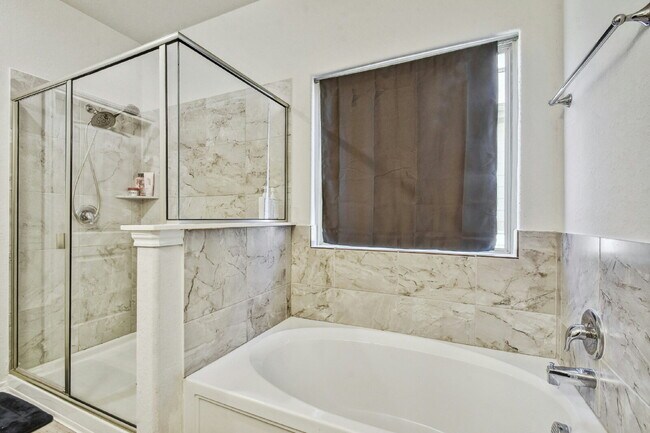 Building Photo - Spacious 4-Bedroom Rental in Trails at Cul...