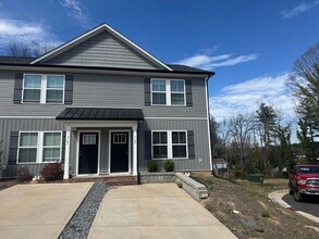 Building Photo - Newer End unit townhouse in Kannapolis, NC!!