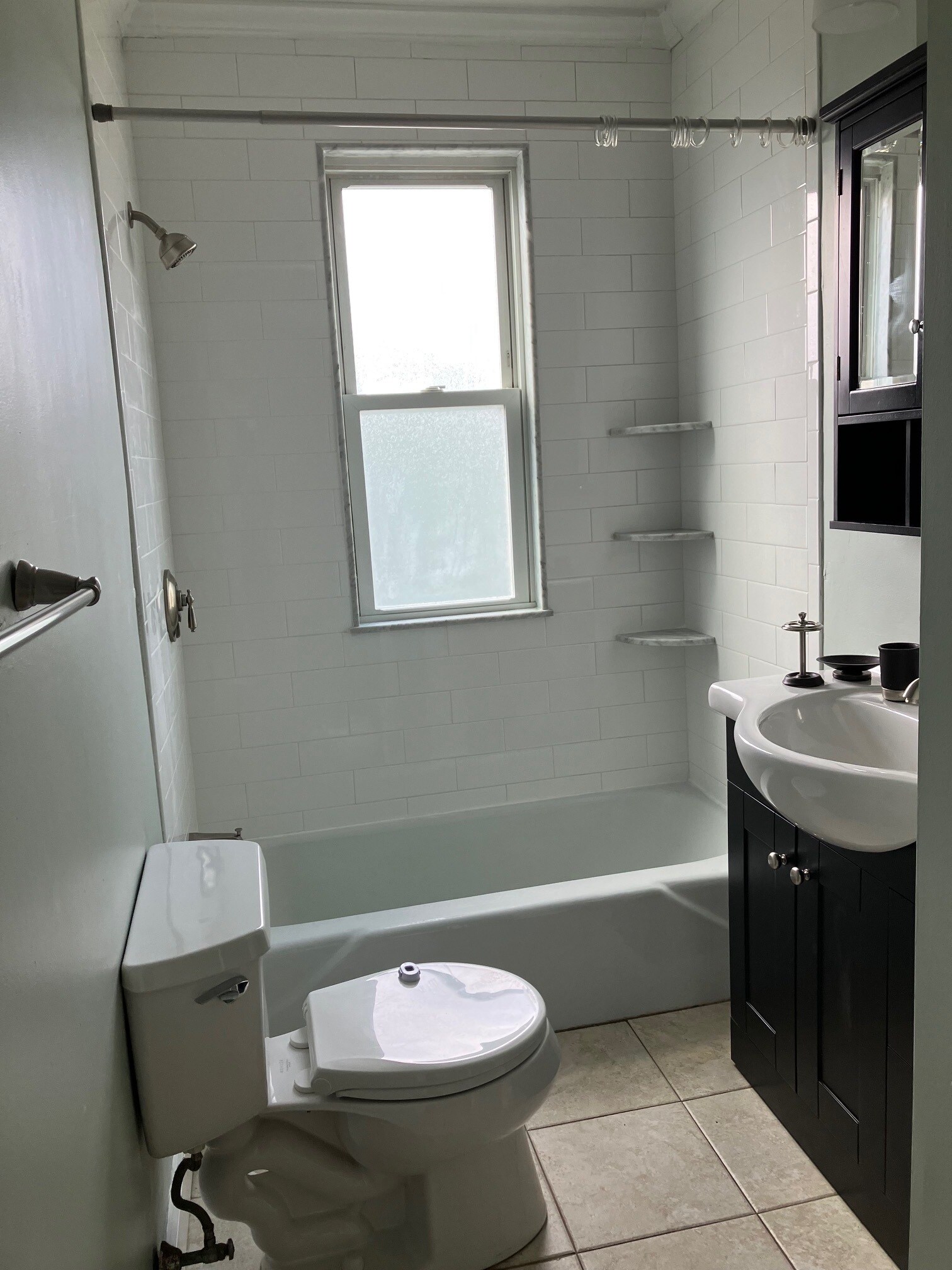 Building Photo - 43 Roslyn St