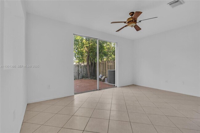 Building Photo - 27463 SW 137th Ct