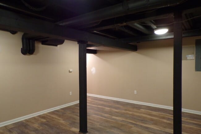 Building Photo - 1420 Dollar St