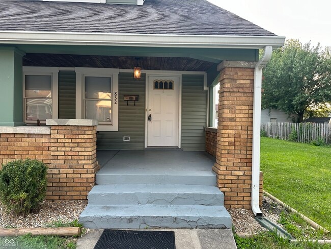 Primary Photo - 832 N California St