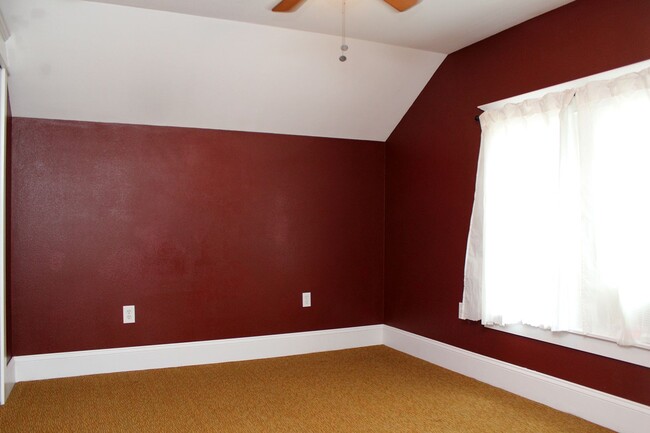 Building Photo - 5002 SE 97th Ave