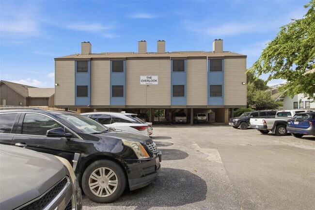 Building Photo - 908 Poplar St