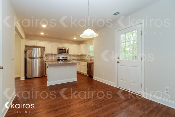 Building Photo - 229 Western Red Cedar Dr