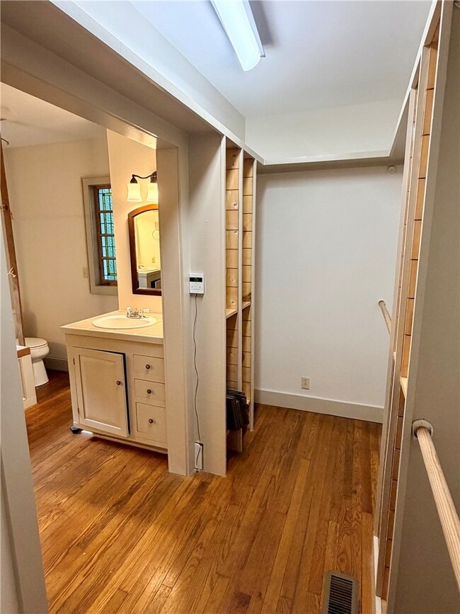 Building Photo - 107 Stardust Ln