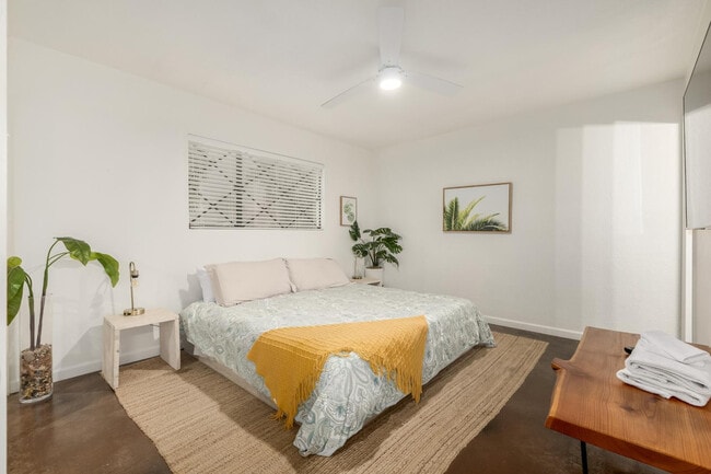 Building Photo - 8335 E Weldon Ave