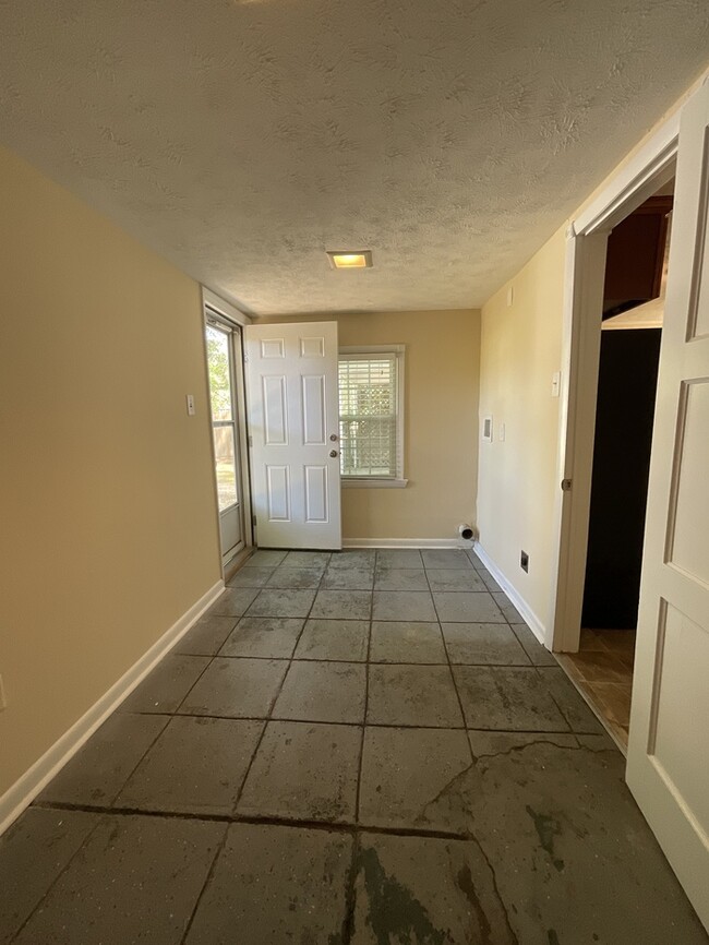 Building Photo - 2br,1ba w/ carport and detached storage bu...