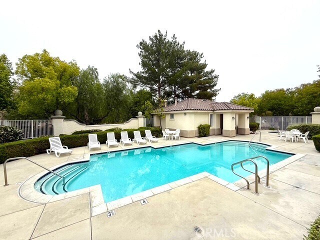 Building Photo - 25768 Perlman Pl