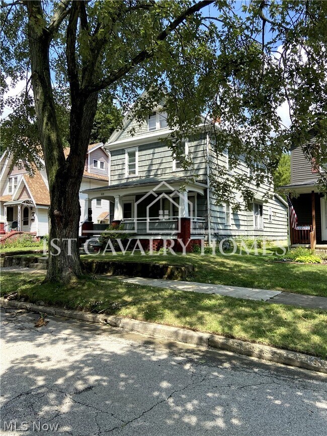 Building Photo - 1383 Curtis St