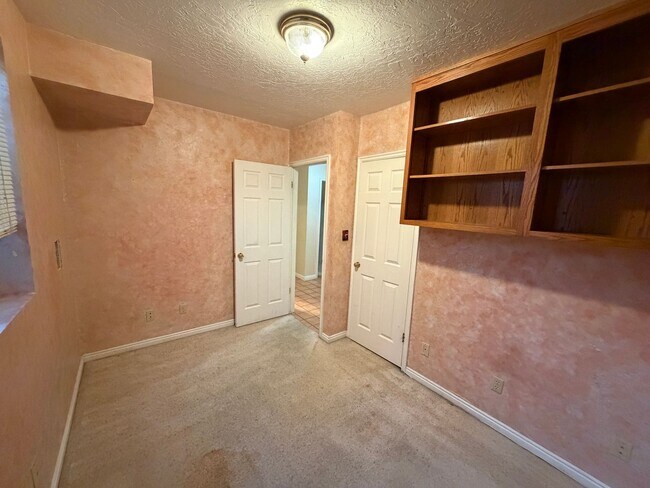 Building Photo - 479 S Palisade Dr