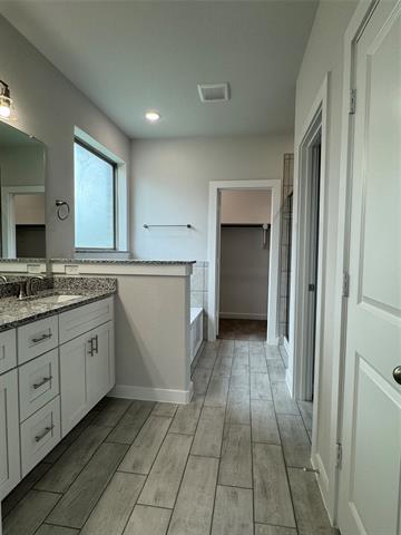 Building Photo - 831 Rosebud Trl