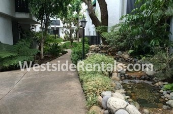 Building Photo - 18645 Hatteras St