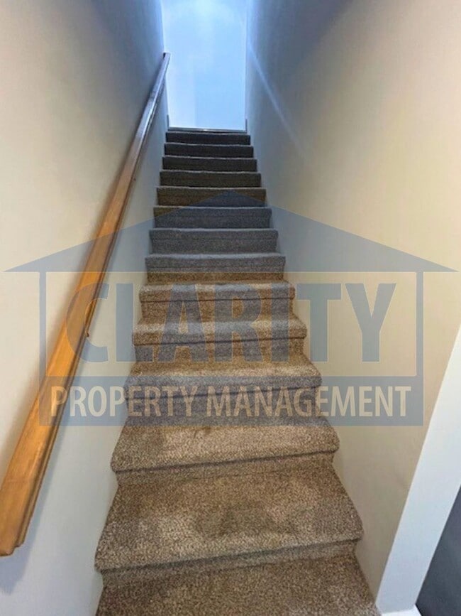 Building Photo - Three bedroom townhome w/ garage!