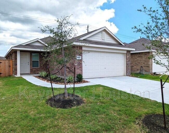 Building Photo - 8810 Wooster Trails Dr