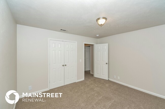 Building Photo - 1313 S Hampton Ct