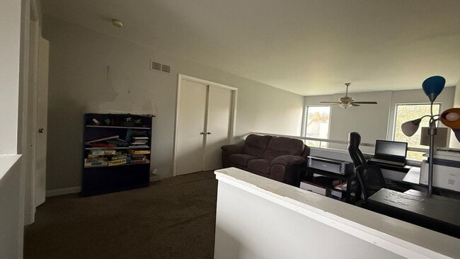 Building Photo - 735 Hamilton Ct