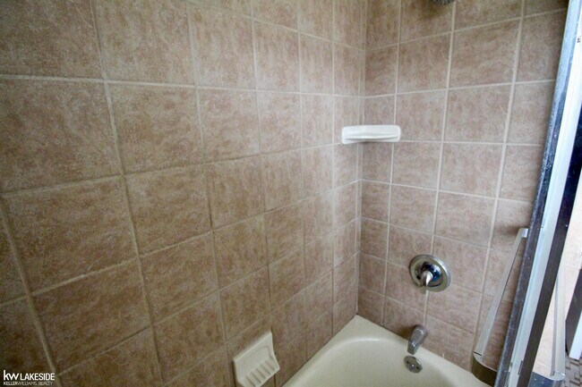 Building Photo - 18672 Beatrice St