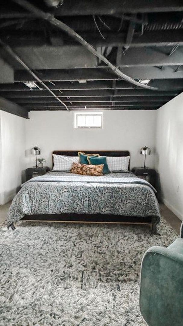 Building Photo - Modern solace meets nostalgic comfort in this stunning 3BR/3BA beauty 4800/Mo