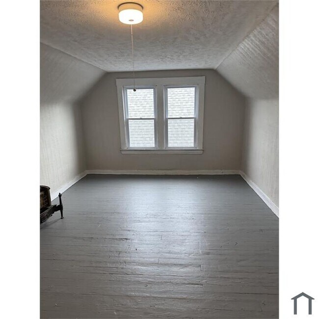 Building Photo - 11903 Fairport Ave