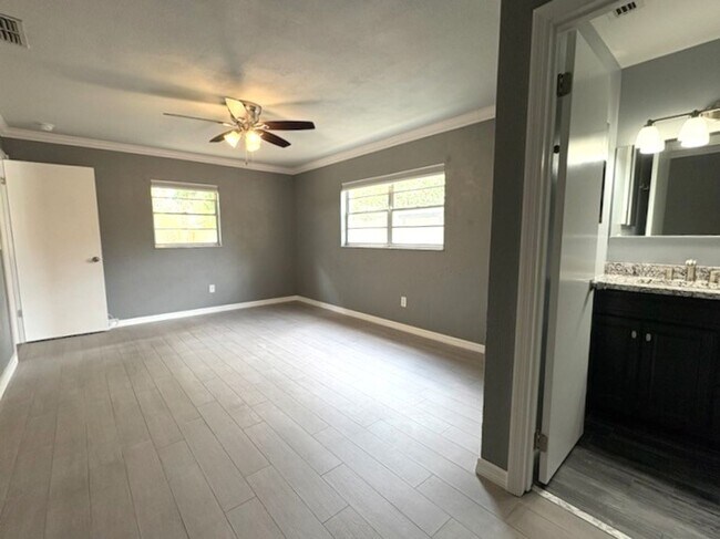 Building Photo - Beautiful 3 Bedroom Port Orange Home!