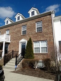 Building Photo - Stunning 2BR 3BA w/ Garage & Central A/C in Westerville!