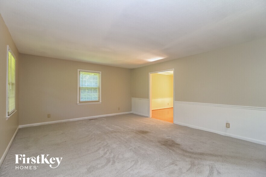 Building Photo - 5601 Kane Dr