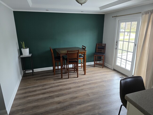 Building Photo - 5580 Creek Run Dr