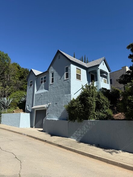 Building Photo - 2734 Lytelle Pl