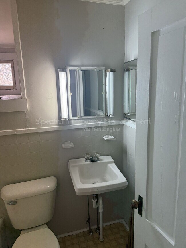 Building Photo - 40 Pleasant St