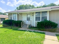 Building Photo - 2 Bed Duplex with Finished Basement & Large Backyard