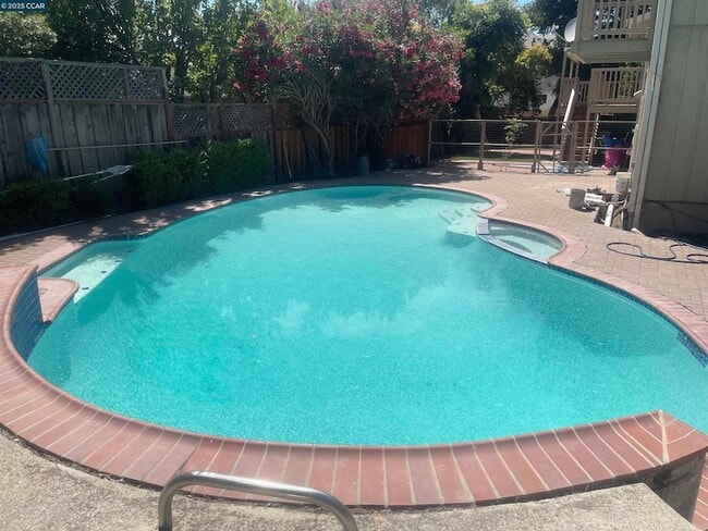 Building Photo - 971 Livorna Rd