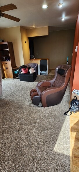 Living room - 524 Marshal Ct