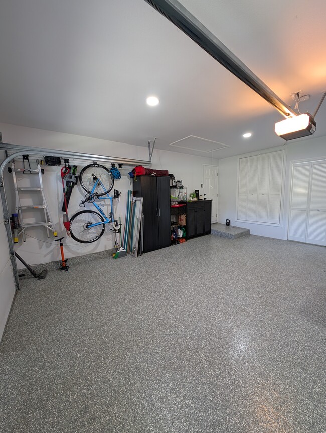 Building Photo - 42 Almond Tree Ln