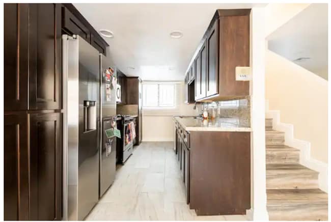 Building Photo - For Rent: Modern 2-Bedroom, 2-Bath Townhouse Apartment