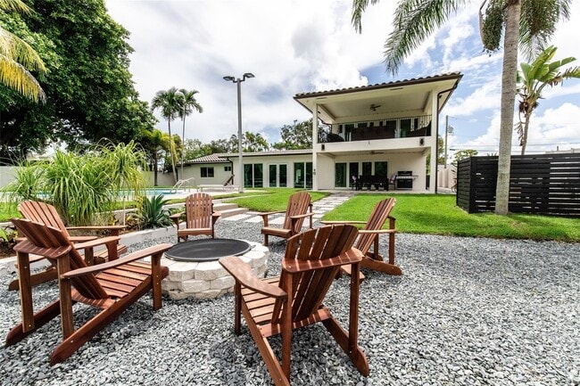 Building Photo - 2275 SW 44th St