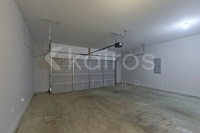 Building Photo - 11401 Crimson Ridge Rd